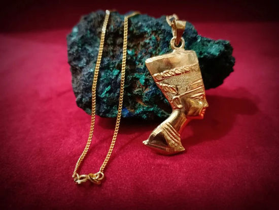 Picture of Gold Shiny Queen Nefertiti Necklace