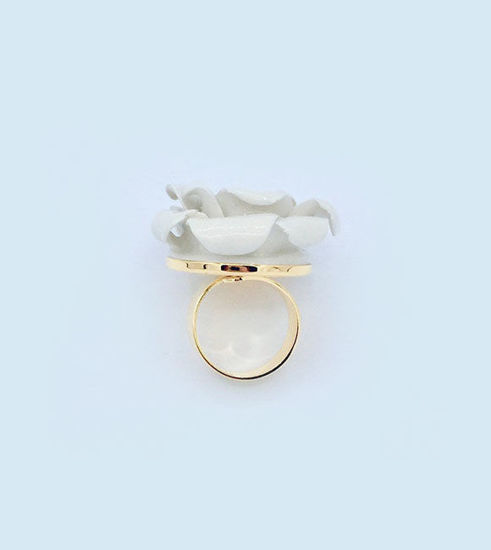 Picture of Gold plated brass ring with ceramic rose